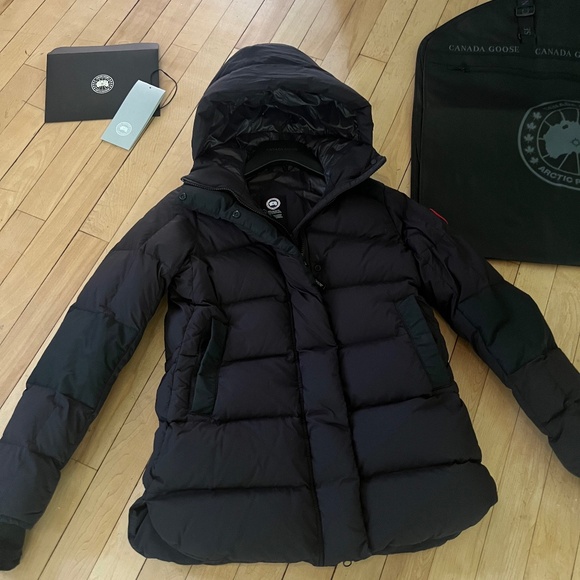 SOLD 🔥AUTHENTIC CANADA GOOSE ALLISTON COAT - Picture 1 of 14
